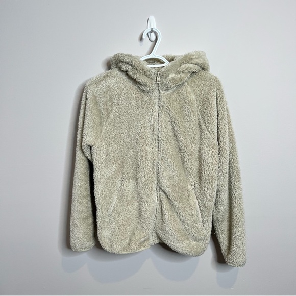 ❄️ Aritzia Tna Fuzzy Zip Up - Picture 4 of 7